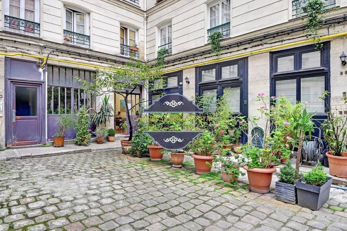 Appartement à PARIS-3E