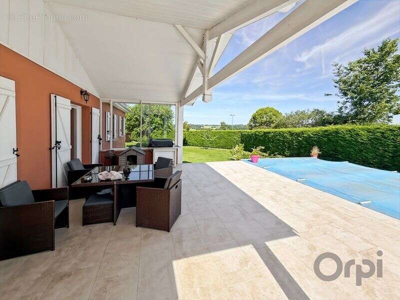 Maison à PRECHAC