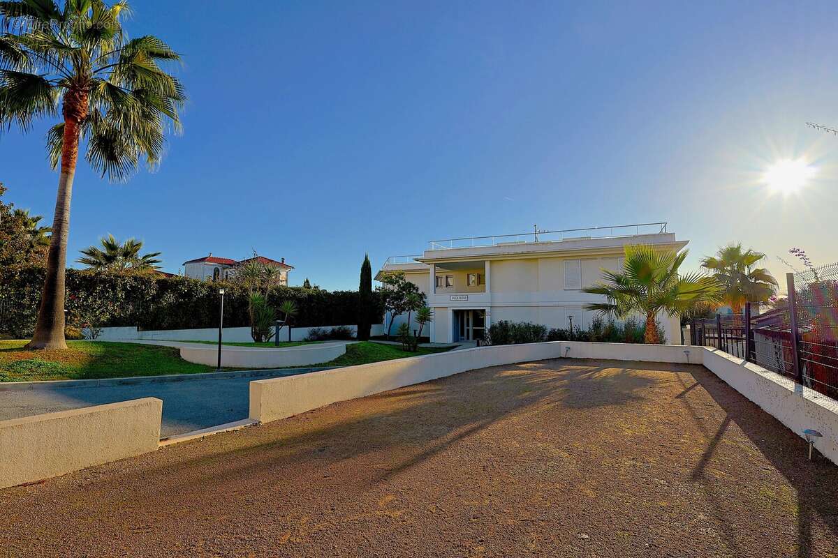 Appartement à VALLAURIS