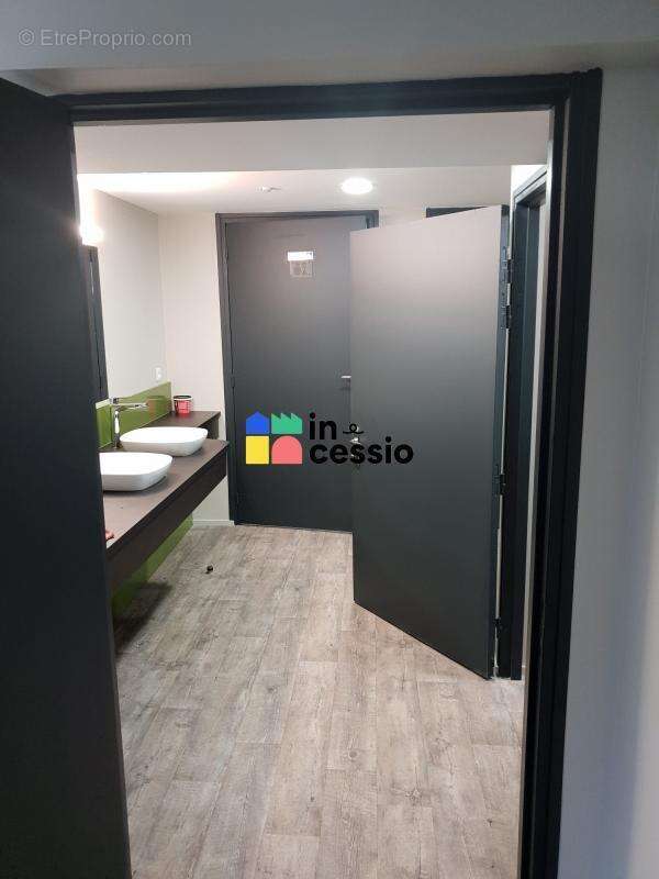 ? opportunité spéciale investisseurs – bureaux occupés e - photo 12