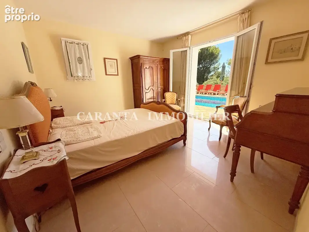vente propriété 8 pièces Sainte Maxime avec piscine, garage et aperçu Mer à 400m du port. - photo 13
