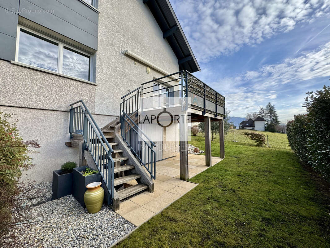 Appartement à BRISON-SAINT-INNOCENT