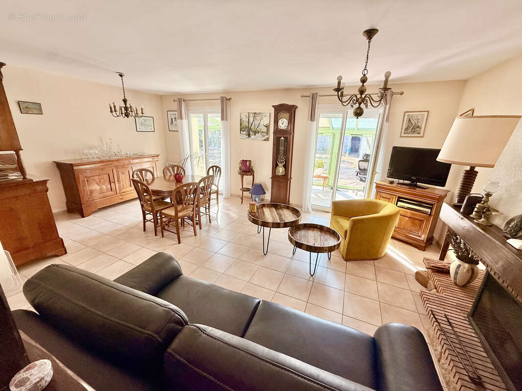 A vendre a saint aignan de grand lieu maison de 130m2 - 3 chambres + 1 bureau - photo 7