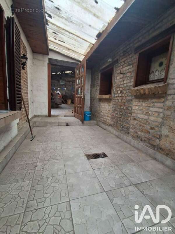 Maison 110 m² à L'etoile  - photo 7