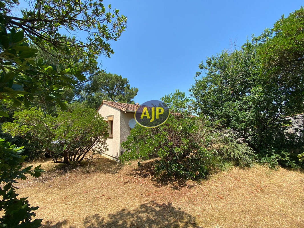 Maison à VENDAYS-MONTALIVET