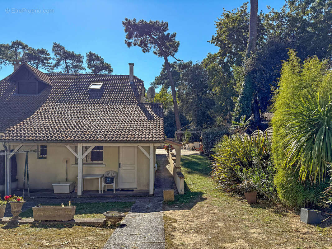 Maison à MESCHERS-SUR-GIRONDE