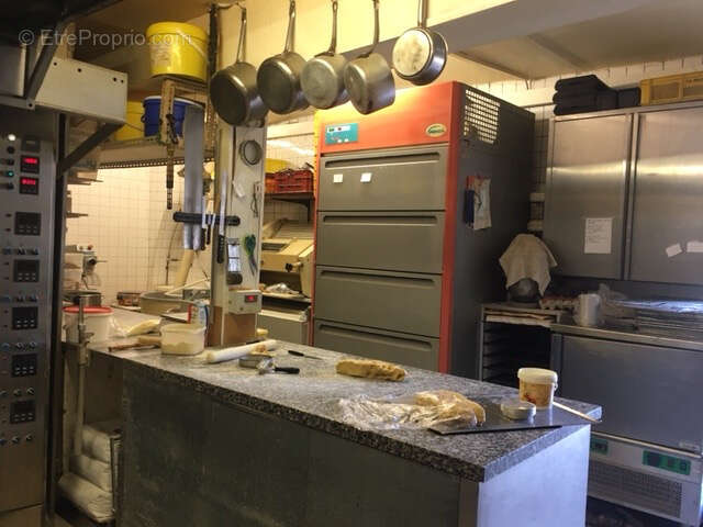 Commerce à SAINT-SATUR