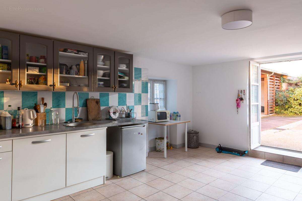 Maison familiale avec piscine et grand terrain - photo 16