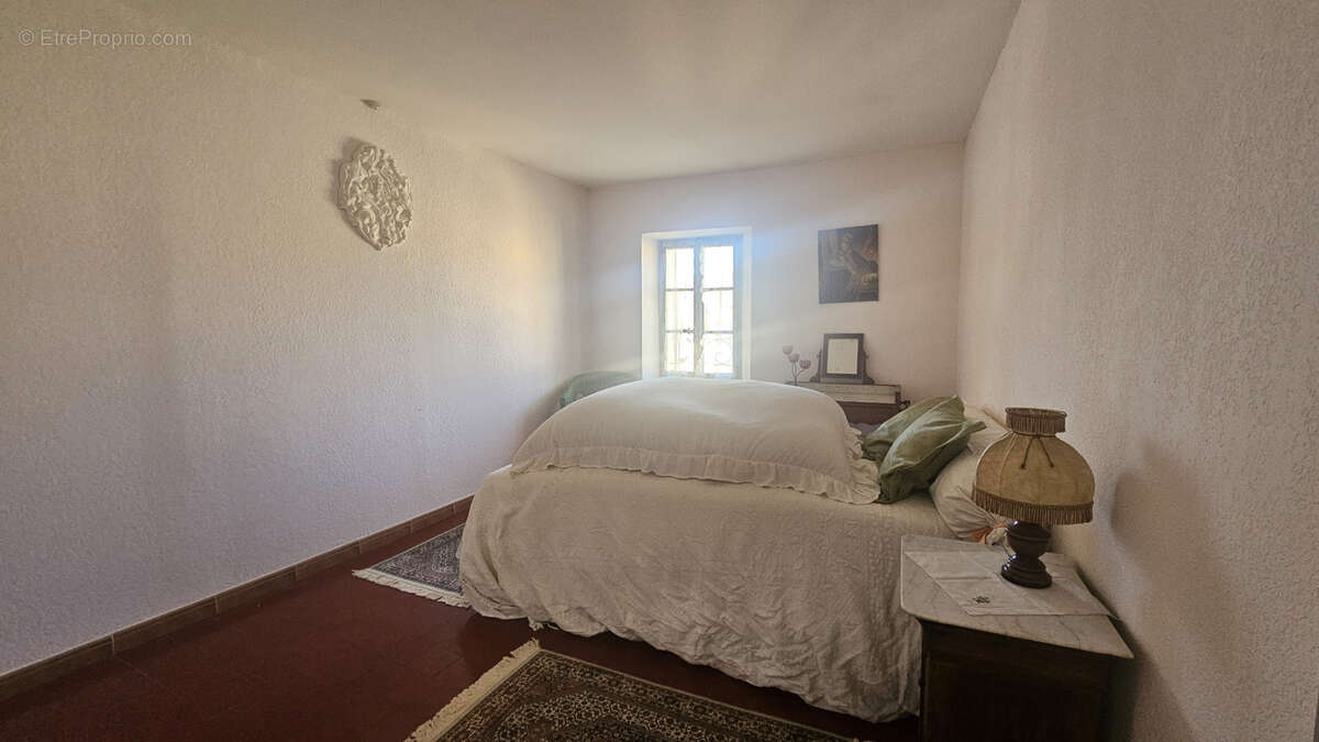 Maison à VILLES-SUR-AUZON