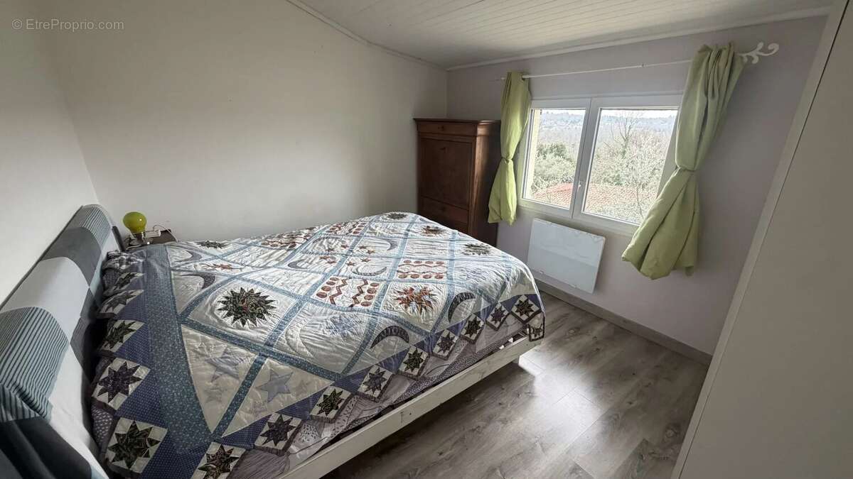 Maison à SAINT-CEZAIRE-SUR-SIAGNE