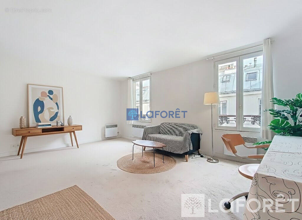 Appartement à PARIS-2E