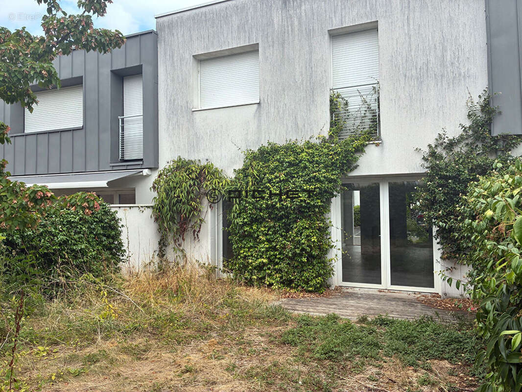 Maison à MONTLOUIS-SUR-LOIRE