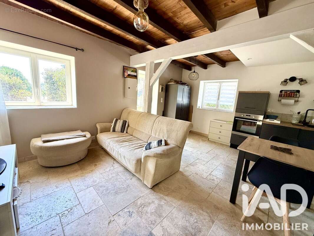 Maison 57 m² à Uchaux  - photo 5