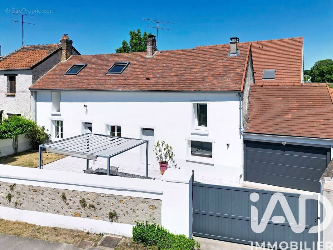 Photo 1 - Maison à BRUYERES-LE-CHATEL