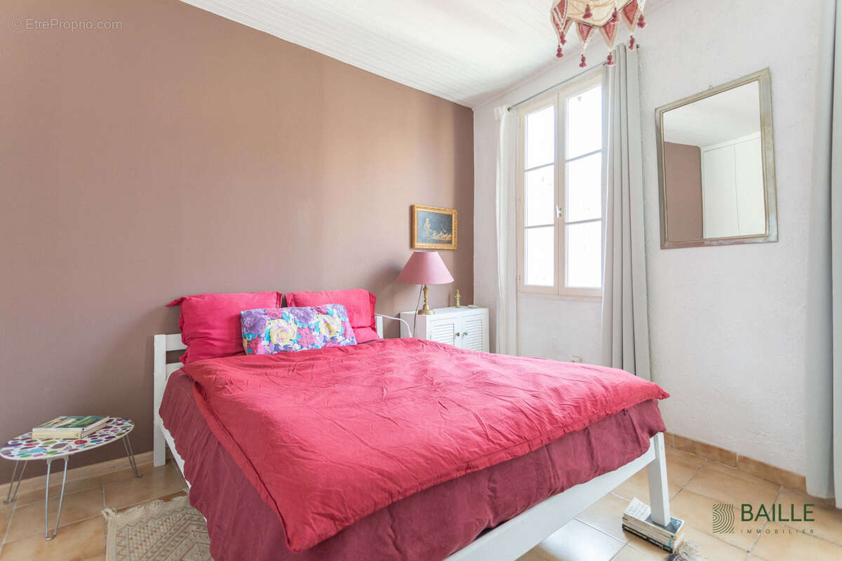 Appartement à MARSEILLE-2E