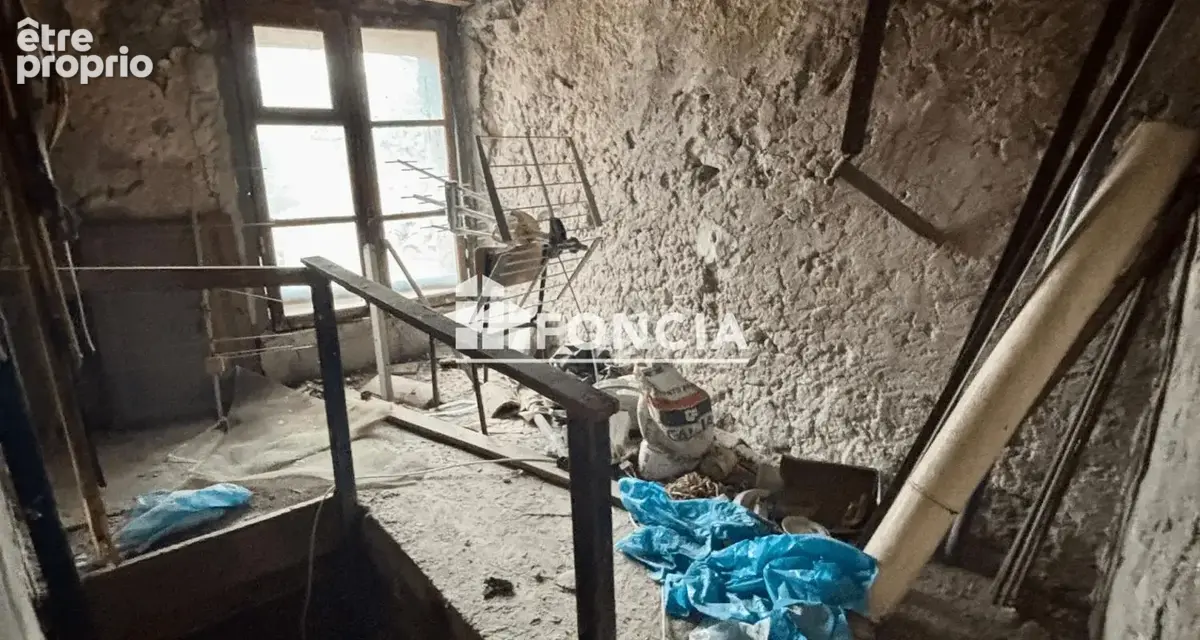 Maison de village à rénover entièrement, cachet ancien et cave voûtée - photo 7