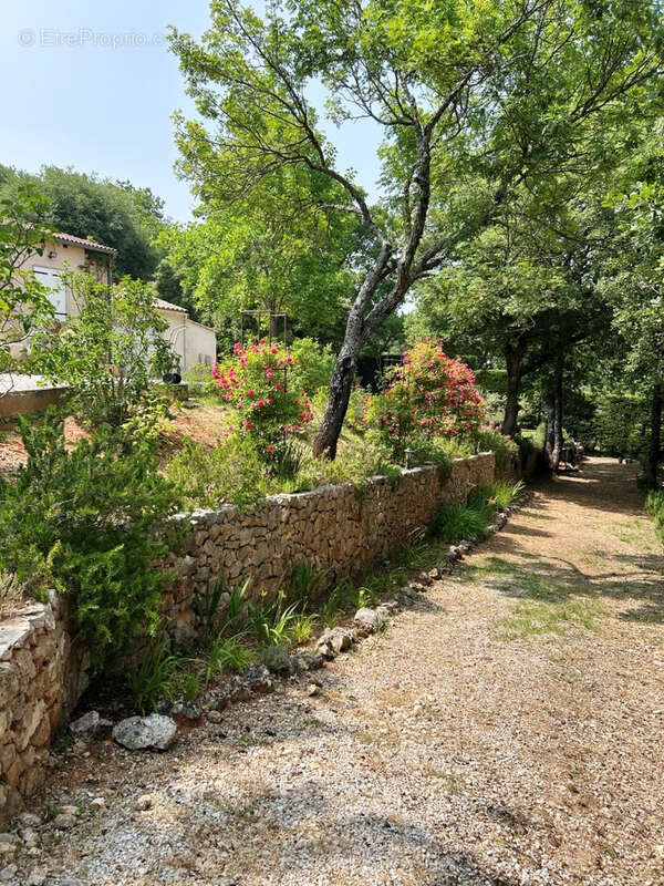 Maison à MONTMEYAN