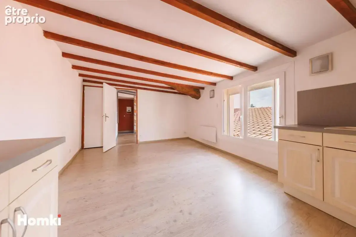 Maison de ville T2 de 43 m² à La Roche-Noire 63800 - photo 2