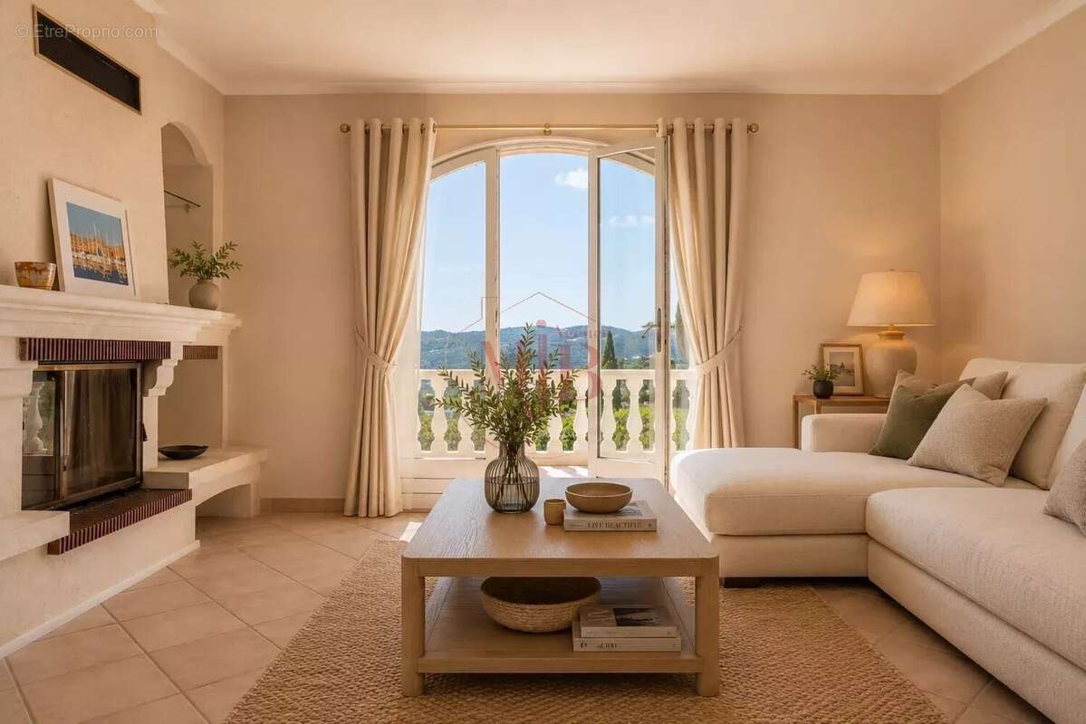 Maison à ROQUEBRUNE-SUR-ARGENS