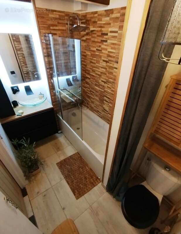 Appartement à LA BREE-LES-BAINS