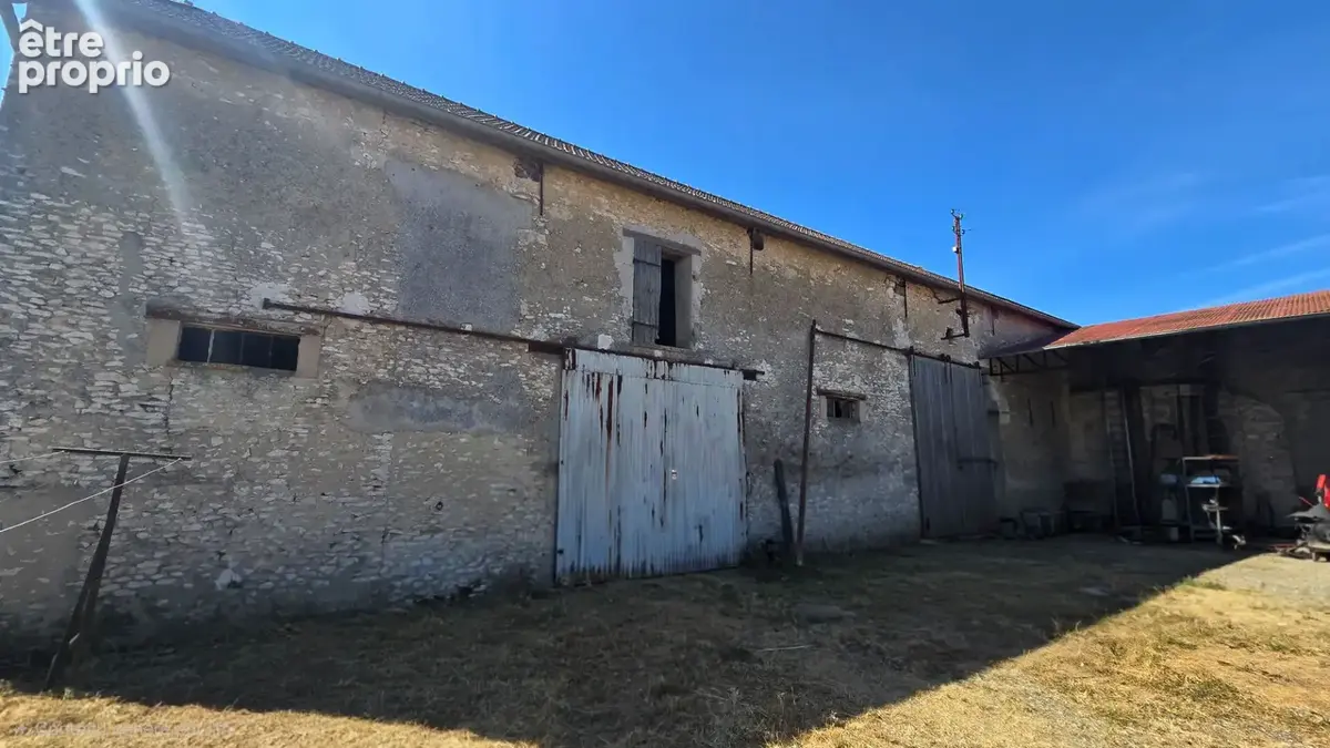 Maison à vendre Chenoise (à 5min) - Corps de ferme - Maison + dépendances (granges, étable) - photo 8