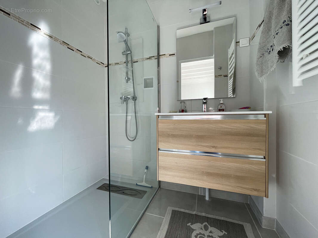 Maison à MONTMELAS-SAINT-SORLIN