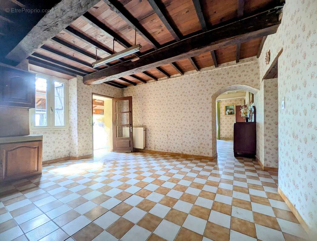Maison à LUPIAC