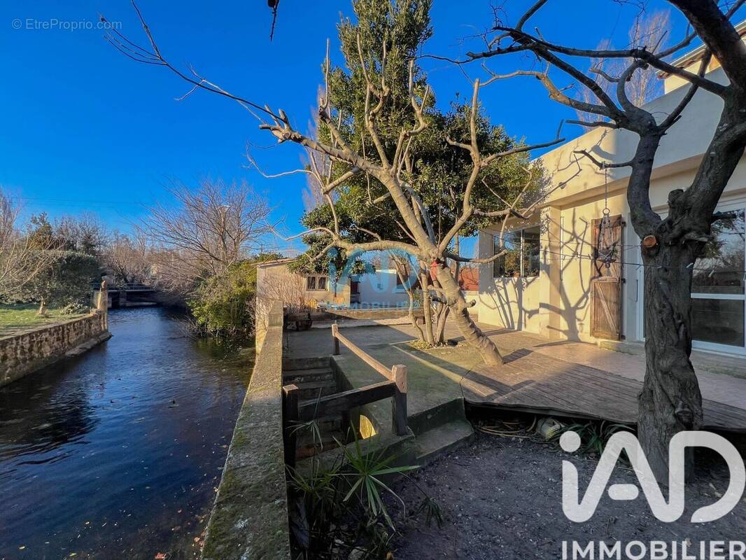 Photo 1 - Maison à ENTRAIGUES-SUR-LA-SORGUE