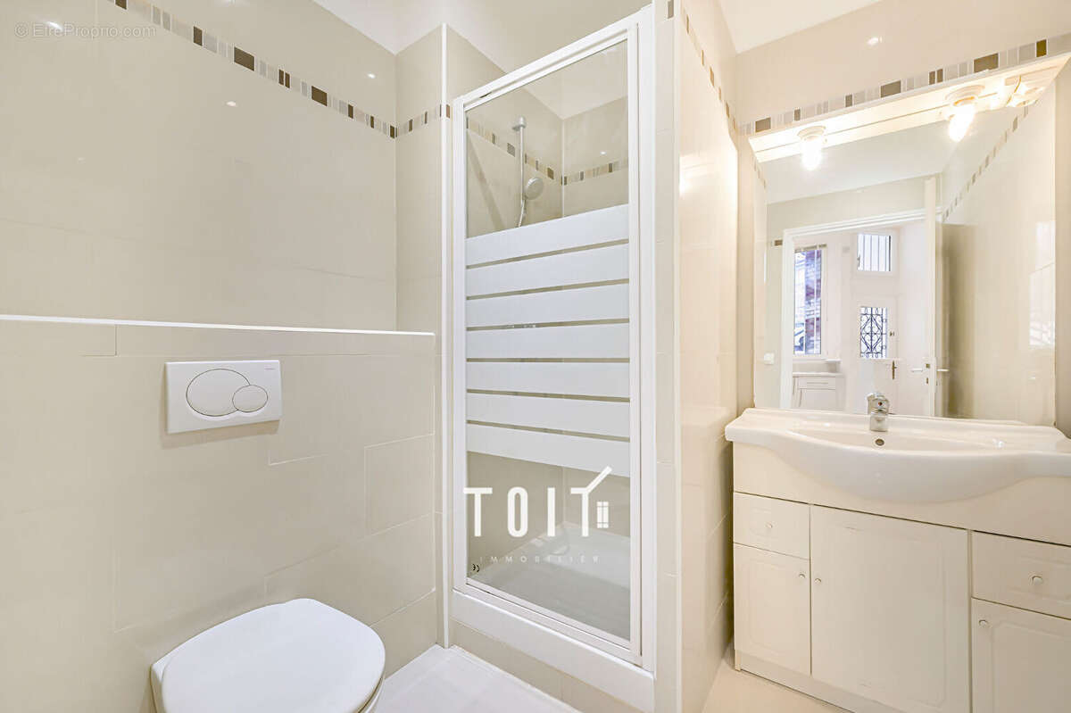 Appartement à PARIS-14E