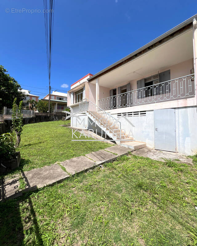 Maison à BASSE-TERRE