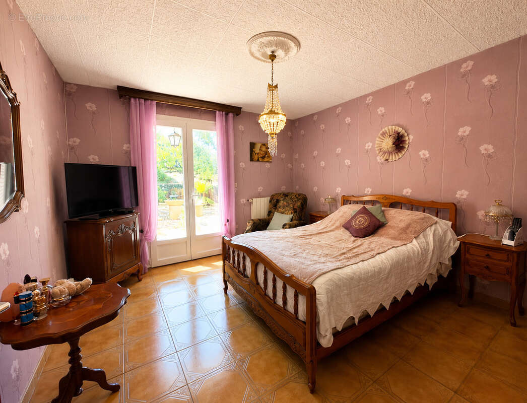 Maison de 94 m2 terrain de 674 m2     Saint-Maximin-la-Sainte-Baume 83470 - photo 8