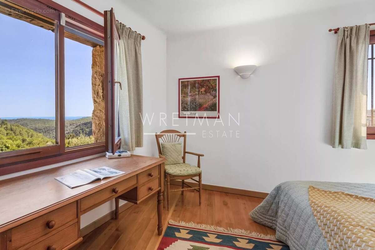 Maison à TOURRETTES-SUR-LOUP