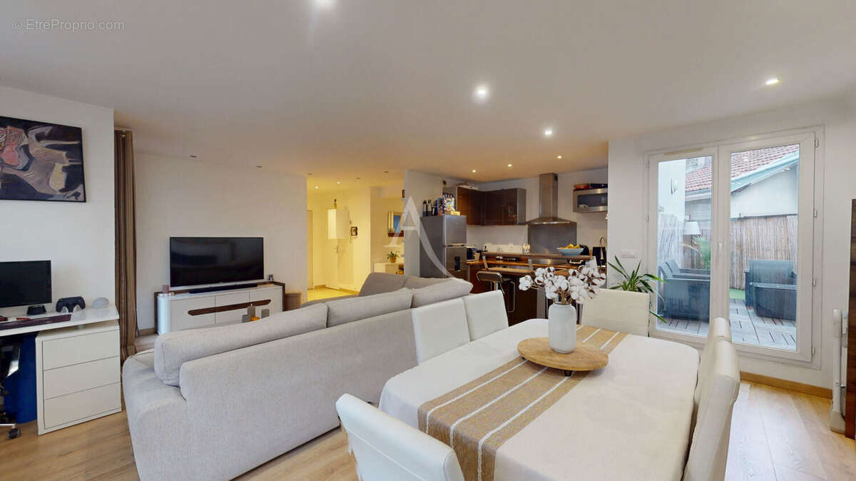 Appartement à CHILLY-MAZARIN