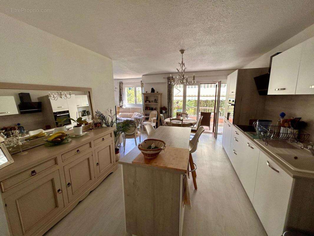À vendre – appartement 4 pièces 77m2 rénové à fréjus - photo 2