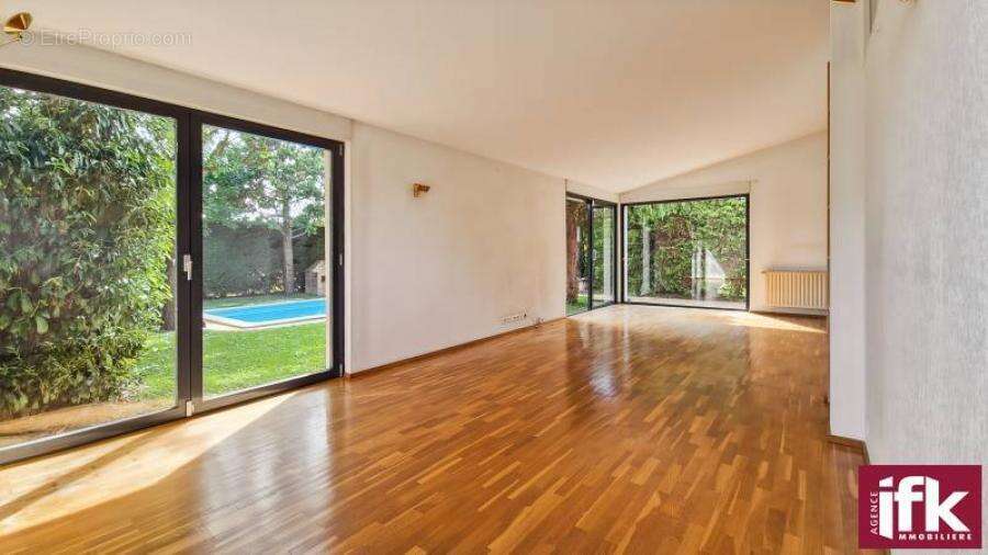 Horbourg-Wihr : Maison d'architecte d'exception avec piscine sur 12,54 ares - photo 8