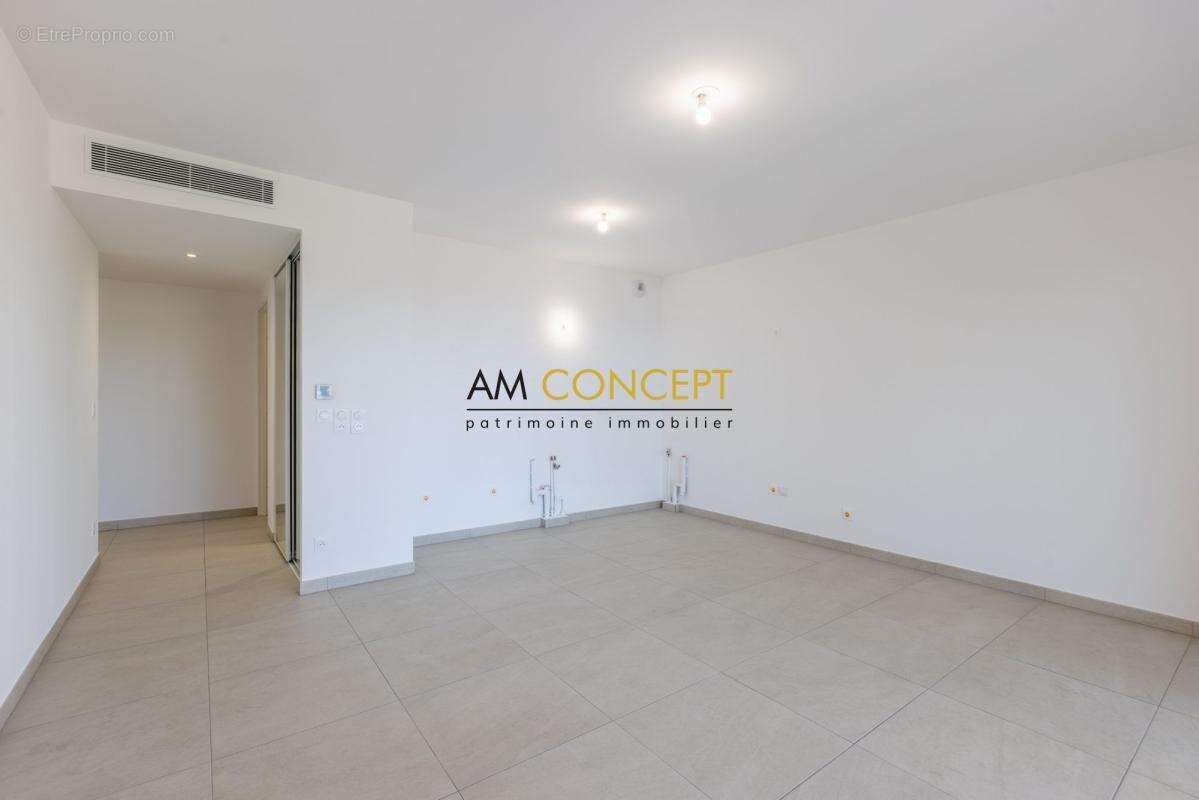 Appartement à EZE