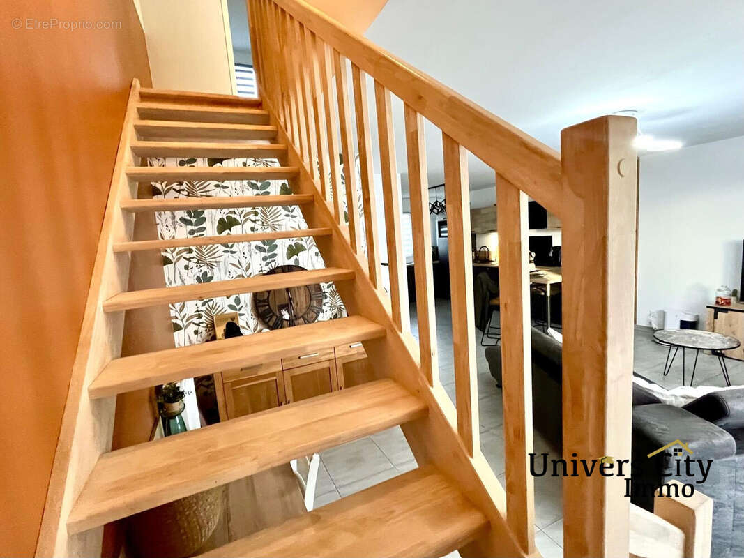 Maison à SAINT-BARTHELEMY-D&#039;ANJOU