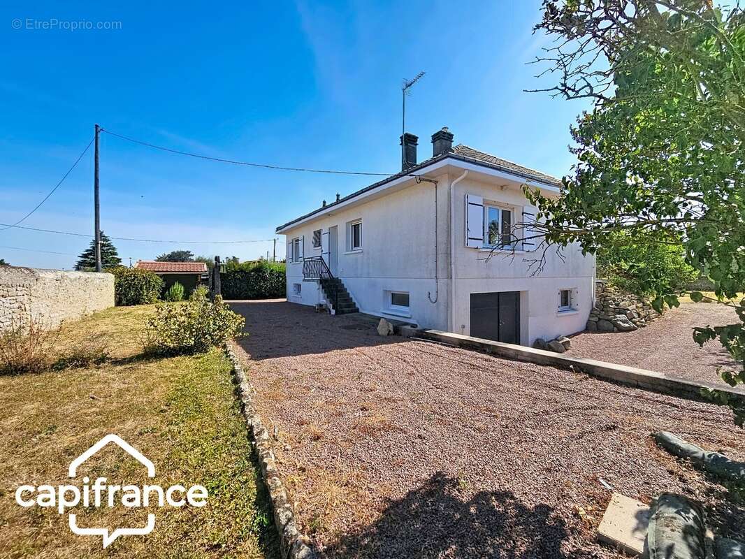 Maison sur sous-sol 121 m² – 5 chambres – terrain clos 1 305 m² – Saint-Jacques-de-Thouars, proximité immédiate de Thouars - photo 23