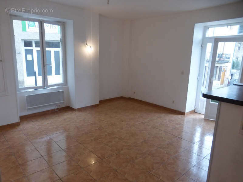 Appartement à FUMEL