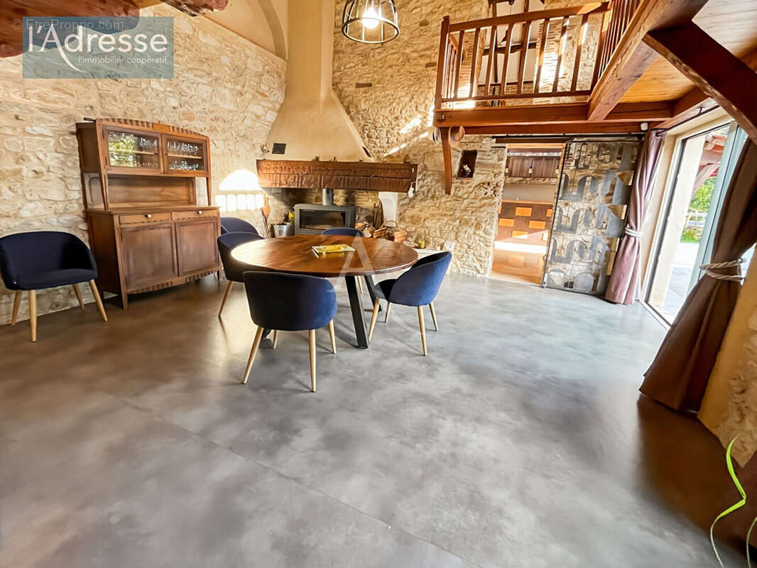Maison à PRAYSSAC