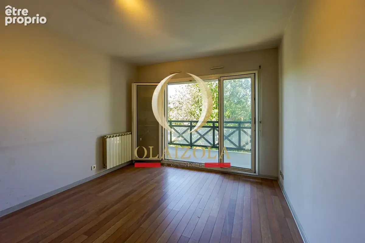 ANGLET - Appartement T2 avec vaste terrasse, cave et parking. - photo 5