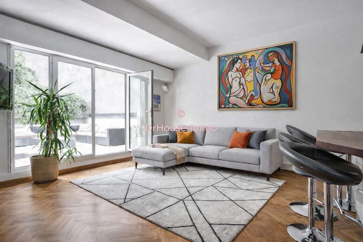 Appartement à PARIS-15E