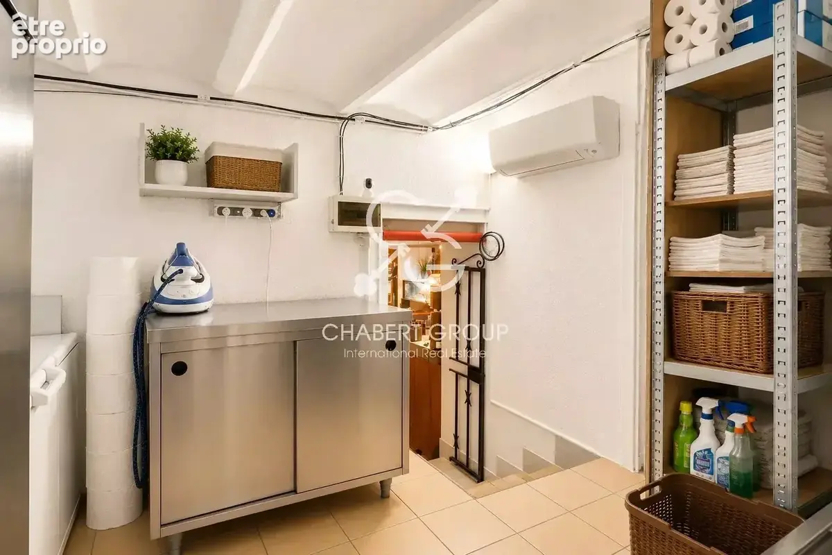 Villefranche-sur-mer – vieille-ville - murs commerciaux – 3 pièces – 27,3 m² – loués - photo 2