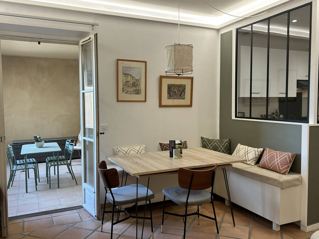 Appartement à MALLEMORT