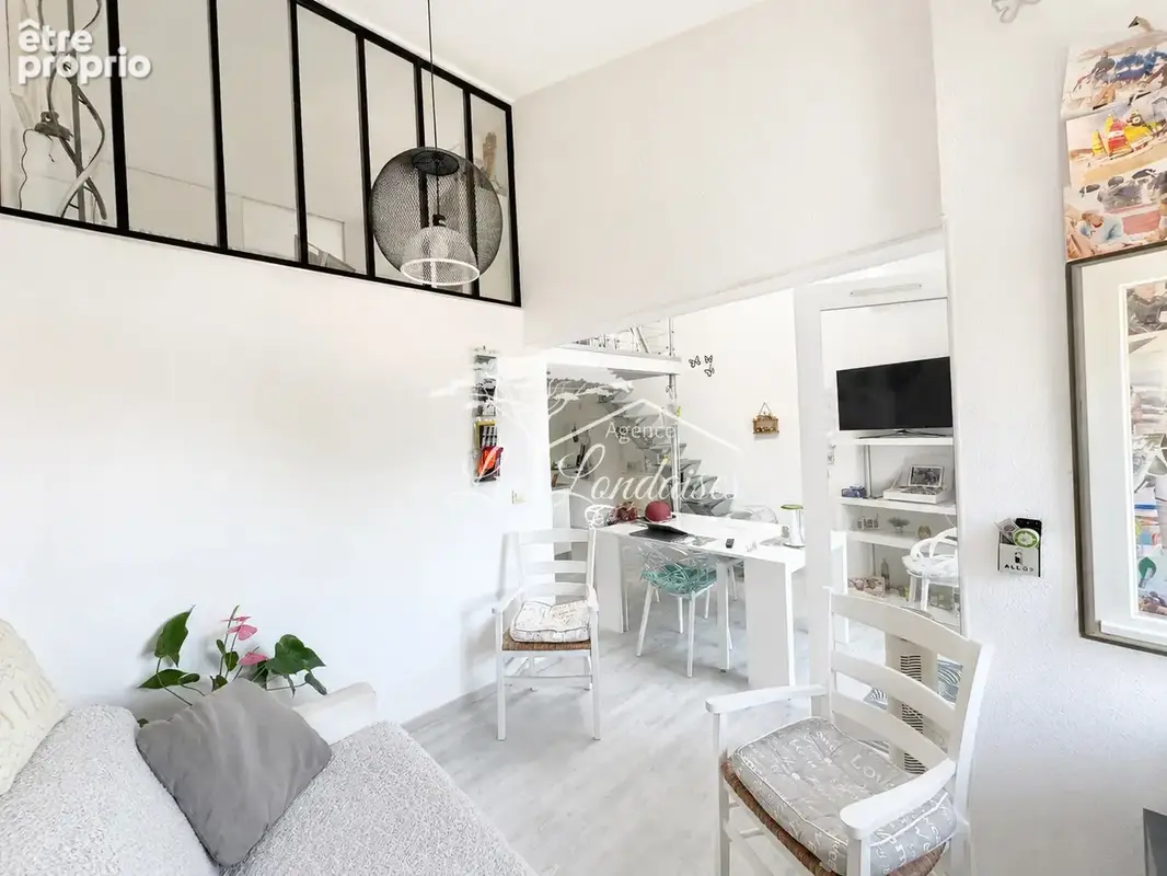 À vendre   Super Croisette, La Londe-les-Maures   Vue mer, terrasse et accès plage direct 45m2 - photo 7