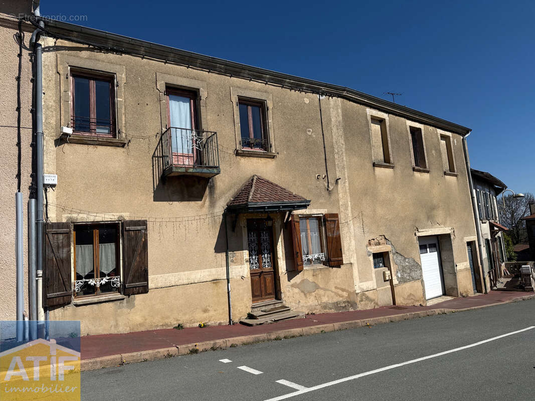 Maison à SAINT-POLGUES