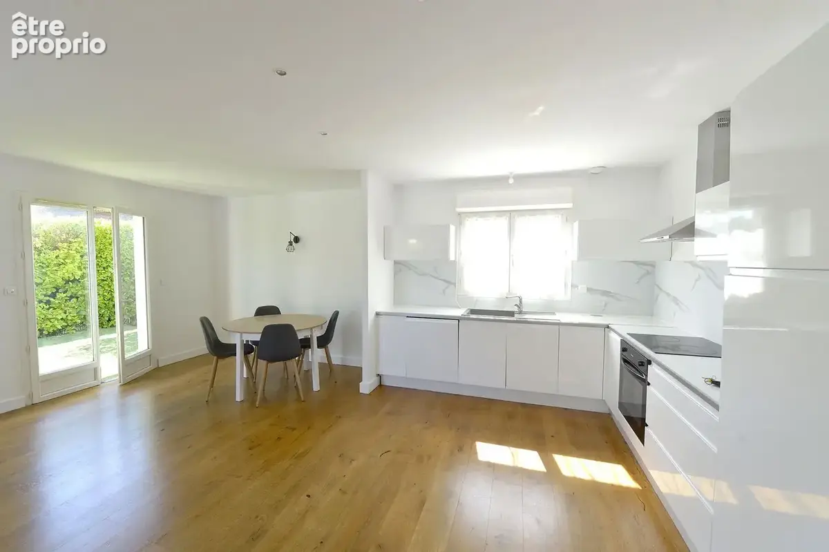 Maison 110 m² à Saint-Georges-De-Didonne  - photo 2