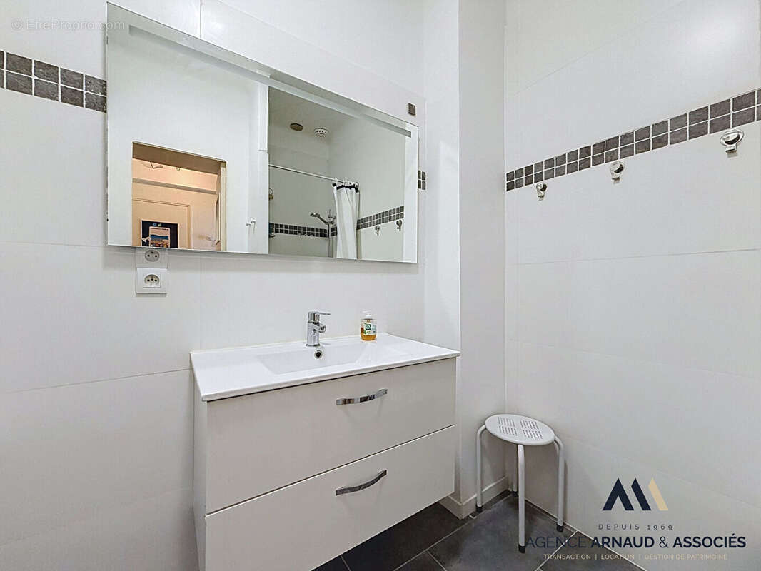 Appartement à SAINT-CYR-SUR-MER