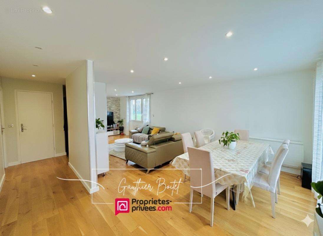 Maison à FONTENAY-TRESIGNY