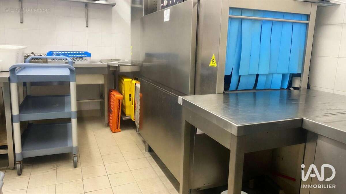 Photo 9 - Commerce à LE PONTET